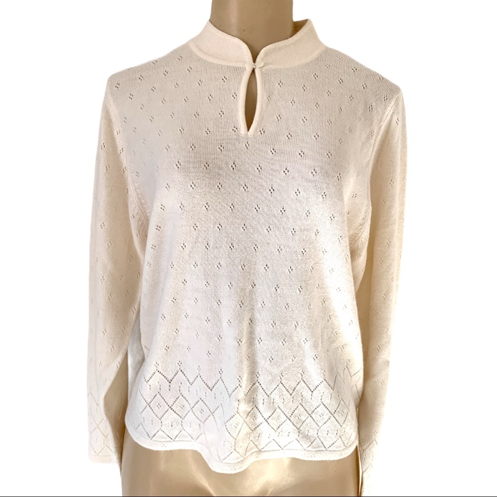 Vintage Keyhole mandrin collar Sweater